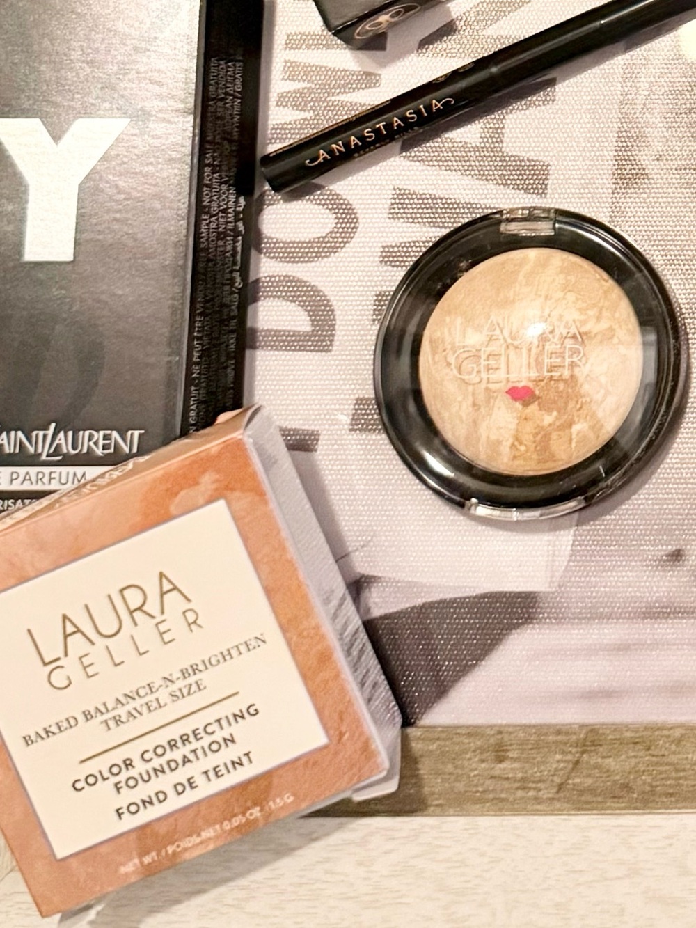 Overstock Beauty Bundle 🖤 - Picture 3 of 16